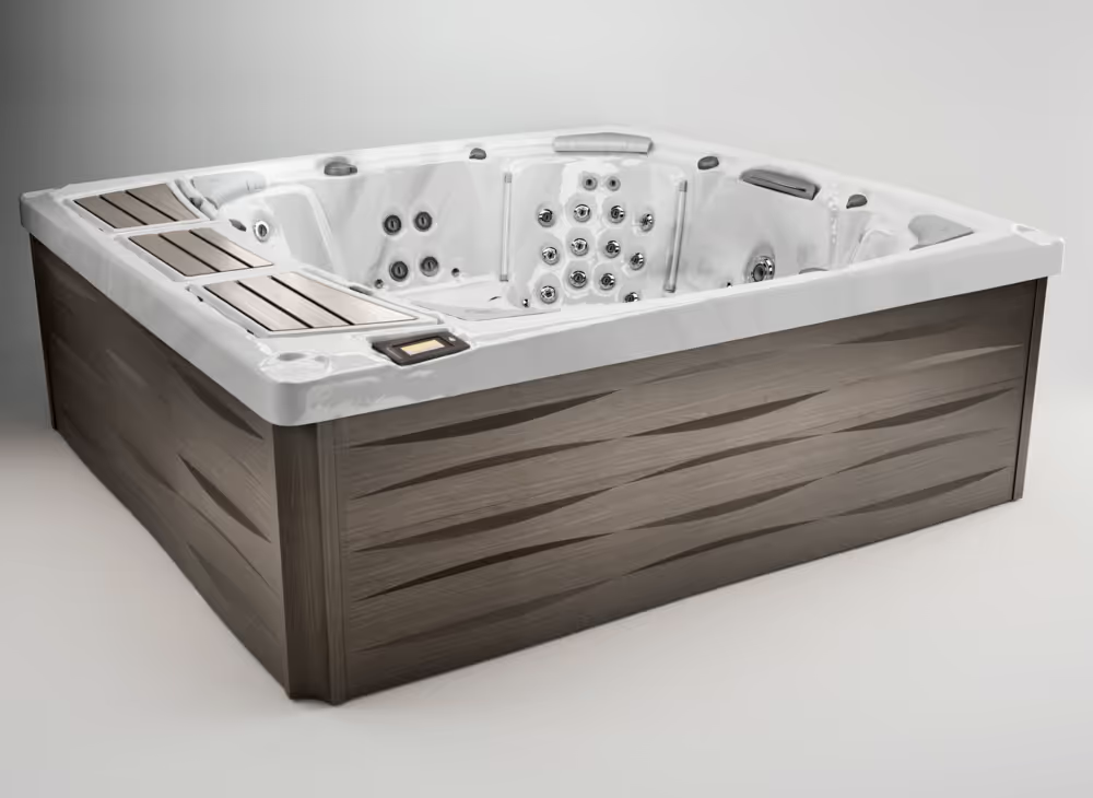 Kingston luxury spa accommodating six adults